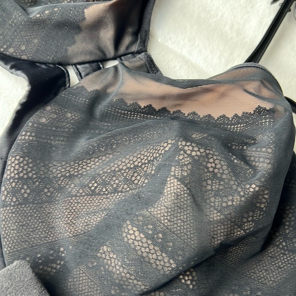 SPANX Low Profile Illusion Lace Minimizer Bra - Picture 9 of 13